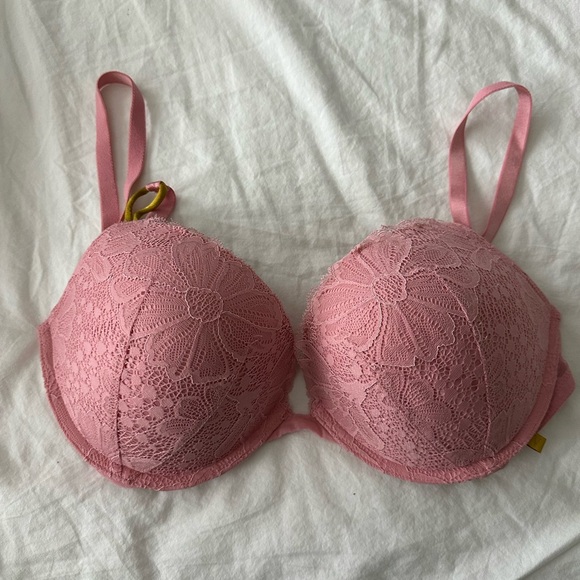Victoria's Secret Pink Lace Push Up Bra - Picture 1 of 4